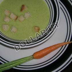 Суп-пюре из мороженого зеленого горошка с карри